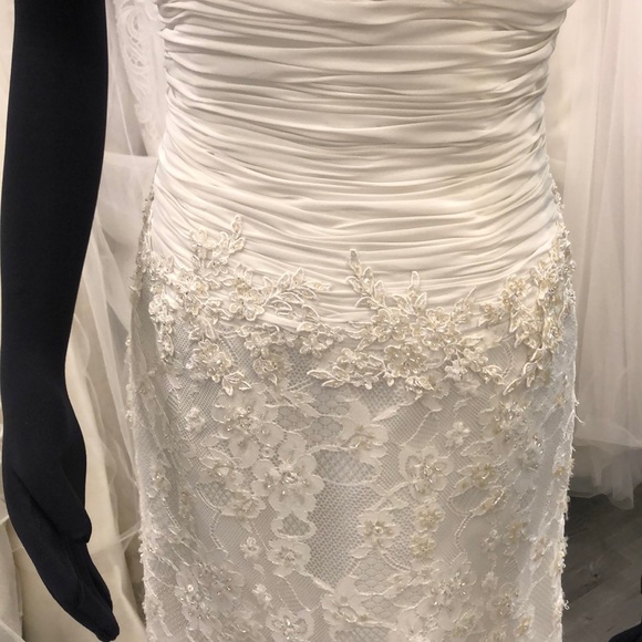 Lace wedding gown for sale - Picture 3 of 8